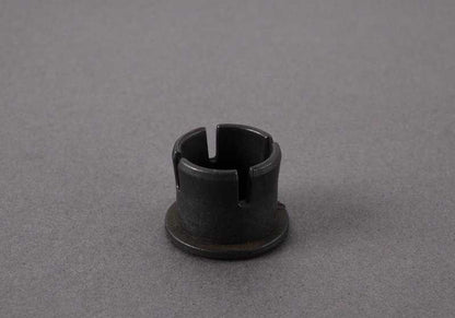Casquillo OEM 35411163898 para BMW 3 E46 Series. Peça original da BMW, ideal para sistemas de gás ou cabo acelerador. Diâmetro 14,2 mm. Substituição autêntica para manter seu BMW em perfeitas condições.