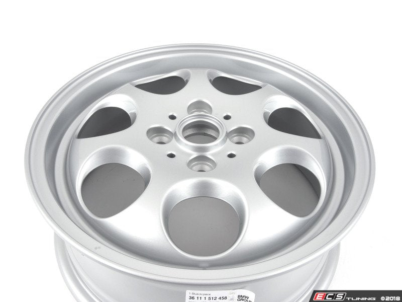Jante alliage léger argent 5.5Jx15 ET45 (7 trous) OEM 36111512458 pour MINI R50, R53, R56, R55 Clubman, R52 Cabrio, R57 Cabrio, R58 Coupé, R59 Roadster... et plus encore. MINI d'origine.