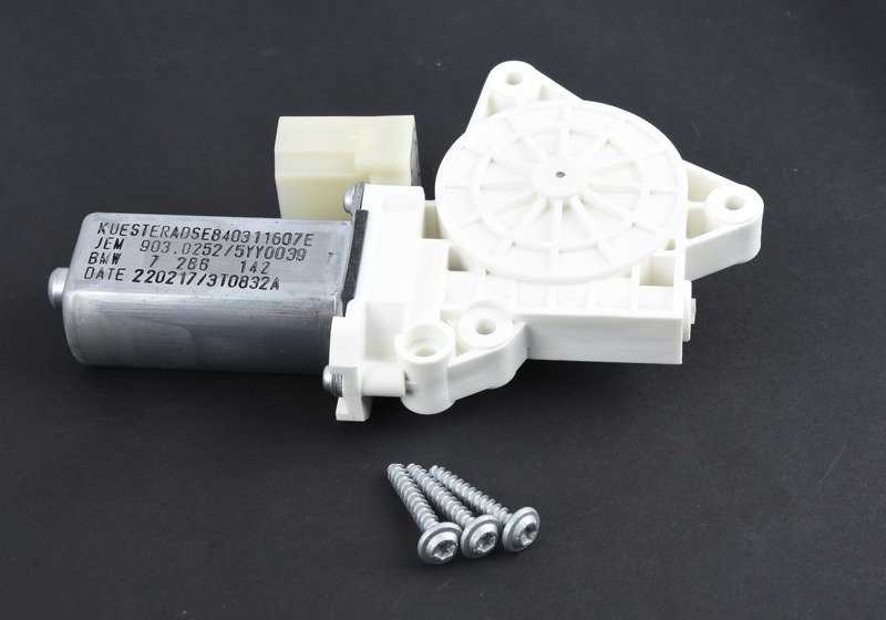 Motor elevalunas delantero derecho OEM 67627286142 para BMW E81, E82, E88. Original BMW.