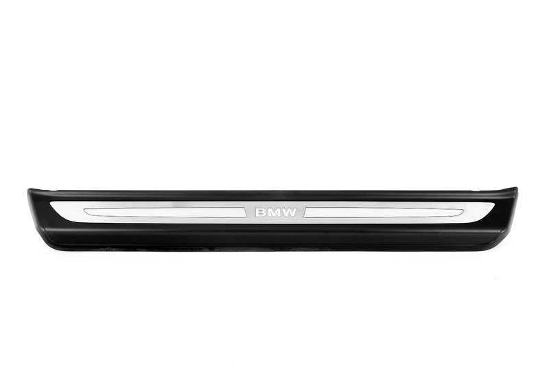 Embellecedor de entrada iluminado izquierdo OEM 51477219893 para BMW F12, F13, F06. Original BMW.