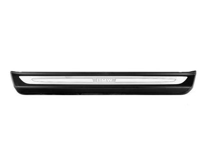 Embellecedor de entrada iluminado izquierdo OEM 51477219893 para BMW F12, F13, F06. Original BMW.