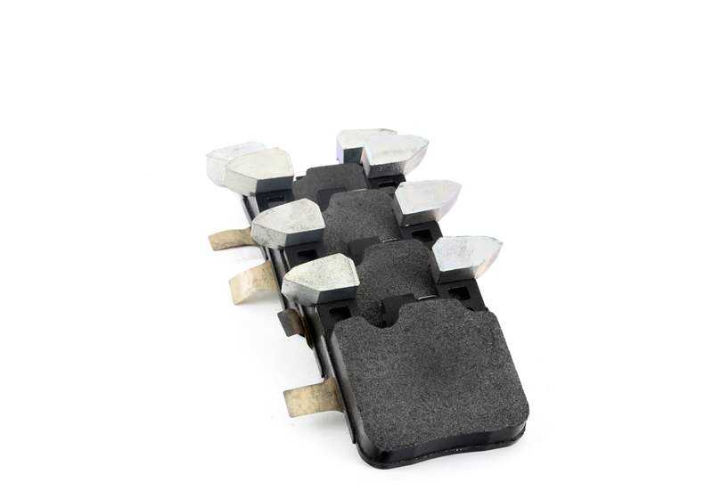 Juego de pastillas de freno OEM 34218099354 para BMW F87, F80, F82, F83. Original BMW.