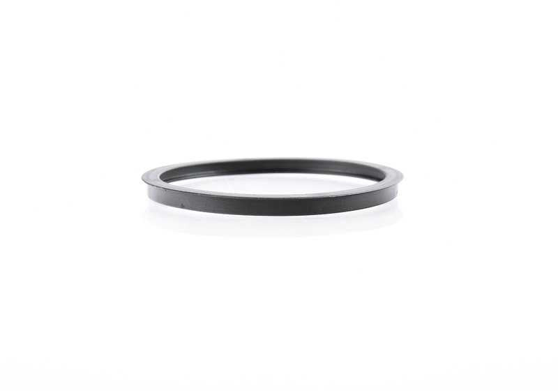 Anel de retentor OEM 61627162570 para BMW 5 E61 520D Series. Compatível com modelos com o motor M47S e N47, mudanças manuais e automáticas. BMW original.