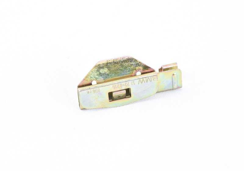 Clip de sujeción para cortinilla parasol derecha OEM 51228216806 para BMW E39. Original BMW.