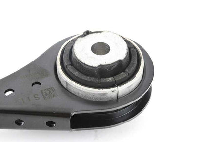 Brazo de caída trasero con silentblock OEM 33326862218 para BMW I12 e I15 (modelos híbridos y eléctricos como i8). Original BMW.