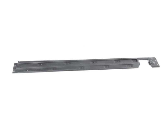 Tapa lateral inferior derecha OEM 51718201496 para BMW E39 {520d, 520i} todos los modelos compatibles. Pieza original BMW.
