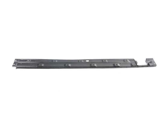 Tapa lateral inferior derecha OEM 51718201496 para BMW E39 {520d, 520i} todos los modelos compatibles. Pieza original BMW.