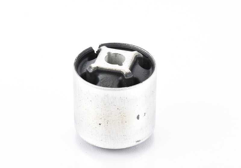 Front rubber mount for BMW 1 Series F20, F21; 2 Series F22, F23; 3 Series F30, F31, F34, F35; 4 Series F32, F33, F36 (OEM 33316792513). Original BMW
