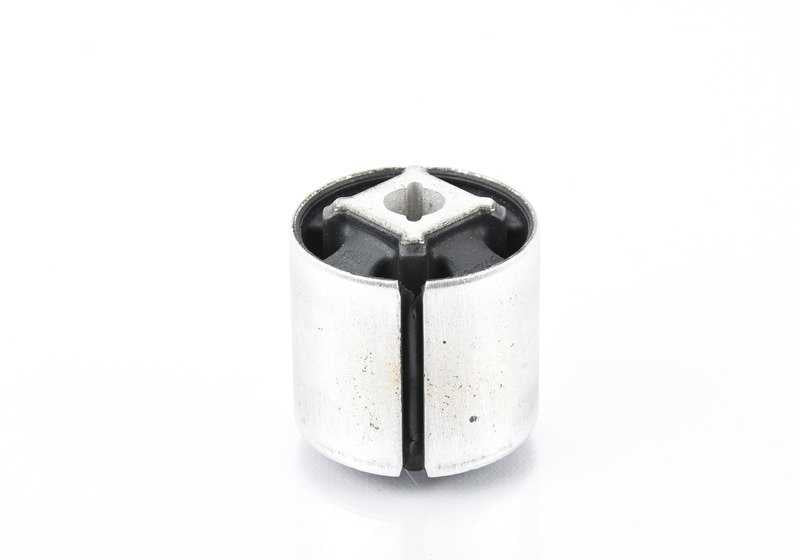 Front rubber mount for BMW 1 Series F20, F21; 2 Series F22, F23; 3 Series F30, F31, F34, F35; 4 Series F32, F33, F36 (OEM 33316792513). Original BMW