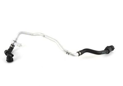 Tubo conexión bomba agua intercooler OEM 17122284862 para BMW F87, F80, F82, F83. Original BMW.