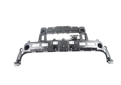 Soporte central parachoques trasero OEM 51127176244 para BMW E71, E72. Original BMW.