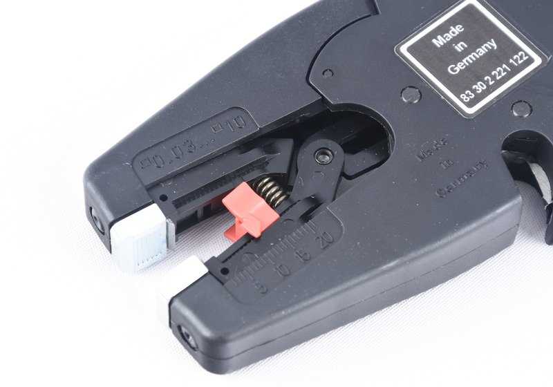 Wire stripping pliers "MultiStrip 10" OEM 83302221122 for BMW Motorrad {CK07, K08, K09, K17, K18, K19, C1, C1N, FK14, K70, K71, K72, K73, K75, K80, K81, K82, K83, K84, GK02, K03, R13, KK40, K41, K43, K44, K48, K61, RK21, K22, K23, K25, K26, K27, K28,