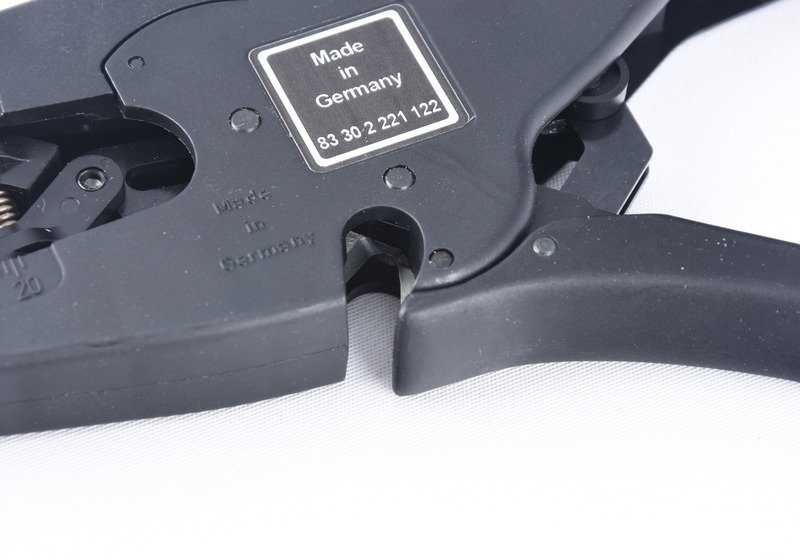 Wire stripping pliers "MultiStrip 10" OEM 83302221122 for BMW Motorrad {CK07, K08, K09, K17, K18, K19, C1, C1N, FK14, K70, K71, K72, K73, K75, K80, K81, K82, K83, K84, GK02, K03, R13, KK40, K41, K43, K44, K48, K61, RK21, K22, K23, K25, K26, K27, K28,