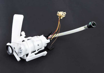 Bomba de combustible derecha con bomba en depósito OEM 16117217260 para BMW Serie 7 F01 y F02 (760i, 760Li). Compatible con motores N74. Original BMW.