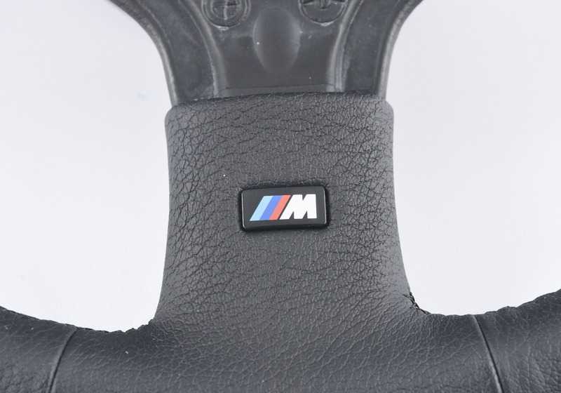 Volante deportivo M Technic negro OEM 32332226741 para BMW E36 {316g, 316i BE11/BE12/BE21/BE22, 316i CA11/CA12/CA21/CA22/CA71}. Original BMW.