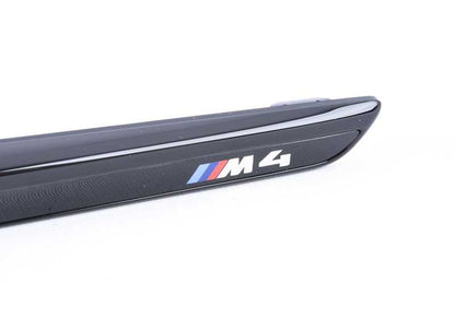 Moldura M Performance para toma de aire en aleta OEM 51148068585 para BMW F82 y F83. Original BMW.