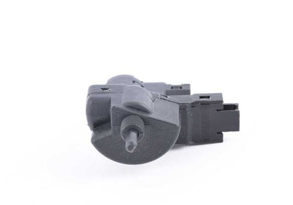 Interruptor OEM 61311374586 para BMW E30, E28, E24, E23. Compatible con modelos 320i con cambio automático. Original BMW.