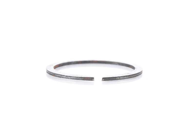 Circlip for BMW E30, E28, E34, E24, E23, E32 (OEM 23221224190). Original BMW