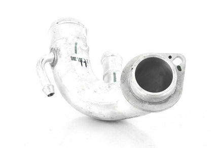 Tubo de refrigeración OEM 17127589727 para BMW X5 E70 y BMW X6 E71 con motor S63. Original BMW.