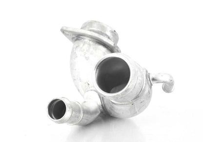 Tubo de refrigeración OEM 17127589727 para BMW X5 E70 y BMW X6 E71 con motor S63. Original BMW.