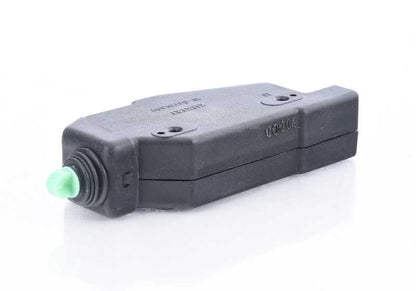 OEM 51261375953 Attuatore di blocco del conduttore per BMW E28. Compatibile con i sistemi di bloccaggio centrali 410572, 410573, 410574, 410575. Sostituzione BMW originale.