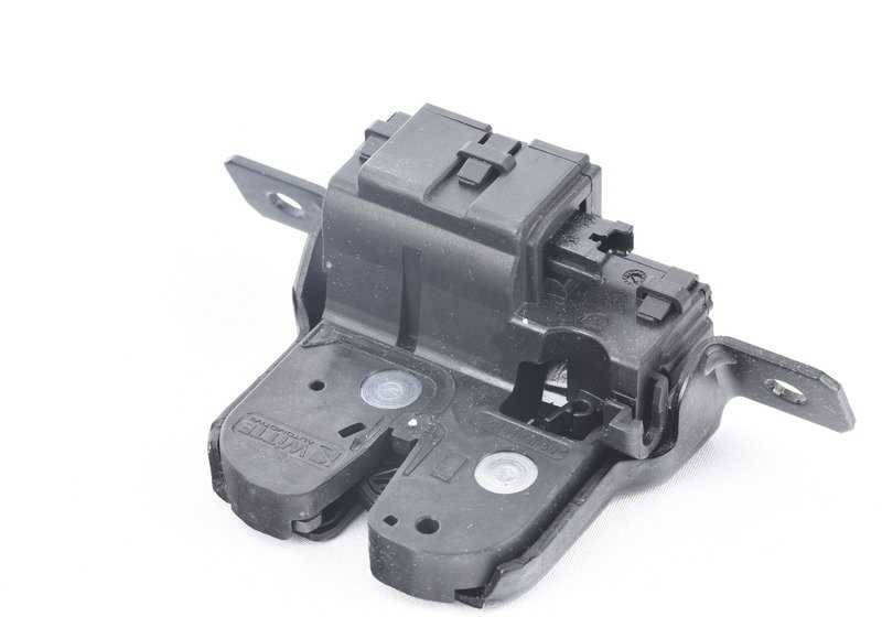 Cierre del maletero OEM 51247304559 para BMW F22, F23, F87. Original BMW.