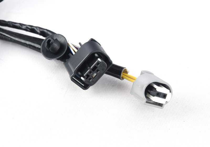 Active Steering Wiring for BMW 3 Series E90, E91, E92, E93 (OEM 61126983000). Original BMW