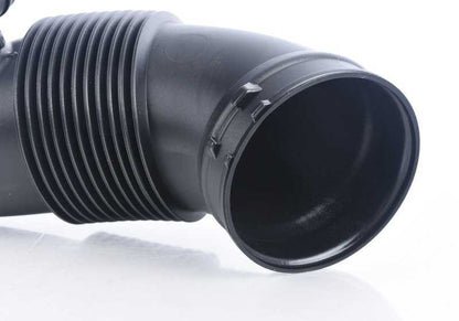Manguito de admisión OEM 13717638569 para BMW F15, F16. Original BMW.