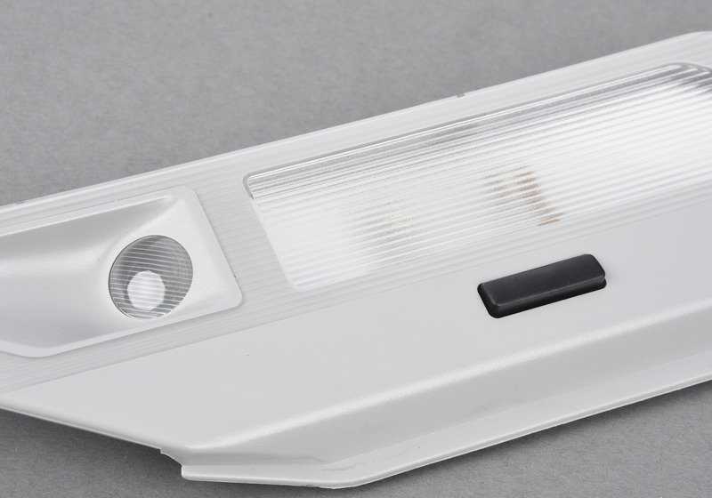 Luz de lectura interior trasera derecha OEM 63318368846 para BMW E38 725tds, 728i. Color gris. Compatible con versiones automáticas y manuales. Original BMW.