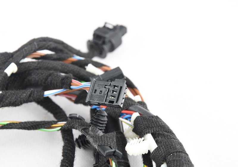 Cablaggio lato passeggero OEM 61129313645 per BMW F30, F31, F80. BMW originale.
