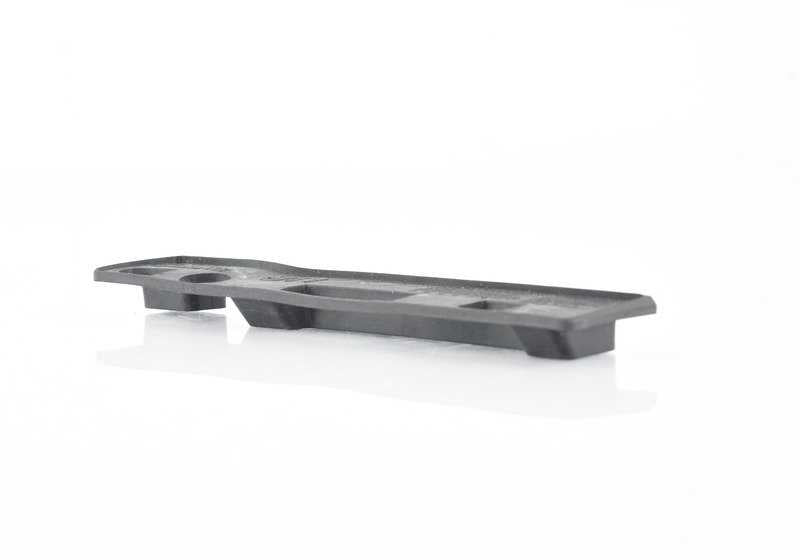 Soporte intermedio derecho para baca de techo OEM 51137126504 para BMW E39. Pieza original BMW.