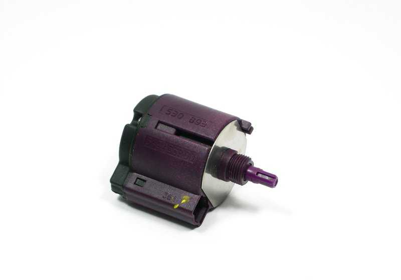 Interruptor de luces OEM 61316909779 para BMW E39 520d, 520i (todos los motores y transmisiones compatibles). Recambio original BMW.