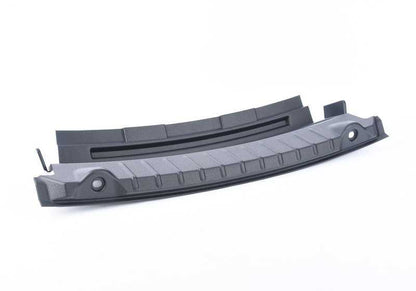 Protector de maletero OEM 51477284139 para BMW F33, F83. Embellecedor original para borde de carga. Mejora estética y protege la zona de carga. Original BMW.