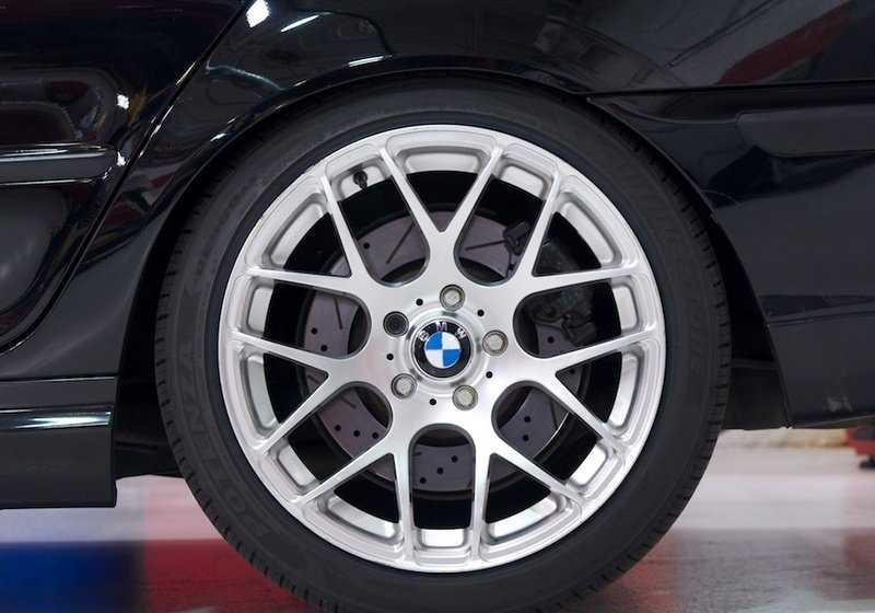 Tornillos / tuercas antirrobo para llantas BMW M12x1.5x26mm. Original de BMW