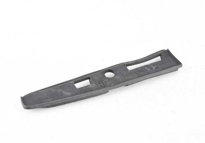 Soporte trasero derecho para baca de techo OEM 51137126506 para BMW E39. Pieza original BMW.