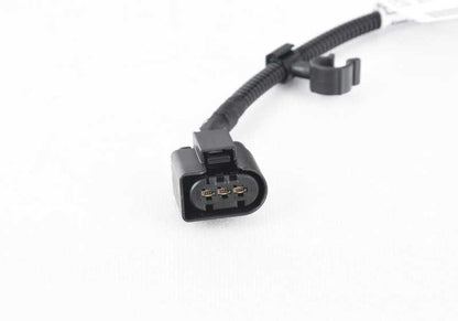 Cable adaptador para BMW F22, F23, F30, F31, F34, F32, F33, F36, F10, E84, F25, F26, F15, E89 (OEM 12518645886). Original BMW