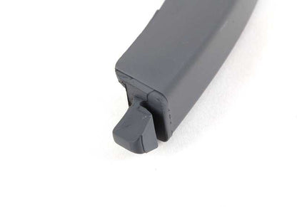 Cubierta embellecedora delantera izquierda OEM 51138168809 para BMW E39 (520d, 520i) todos los modelos compatibles. Original BMW.