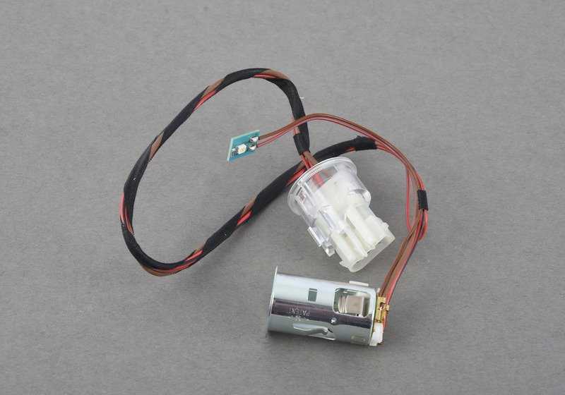 Plugue mais leve com LED para BMW F10, F11, F18, F06, F12, F13, I01, I12, I15, E70, F15, X6 (OEM 61349136468). BMW original.