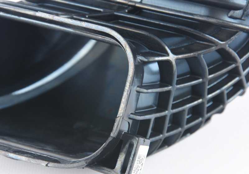 Conducto de admisión OEM 13717646767 para BMW F22, F23, F30, F31, F34, F35, F32, F33, F36. Original BMW.
