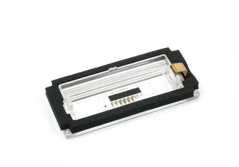Pantalla luz matrícula OEM 51137113590 para BMW E46. Pieza original BMW.