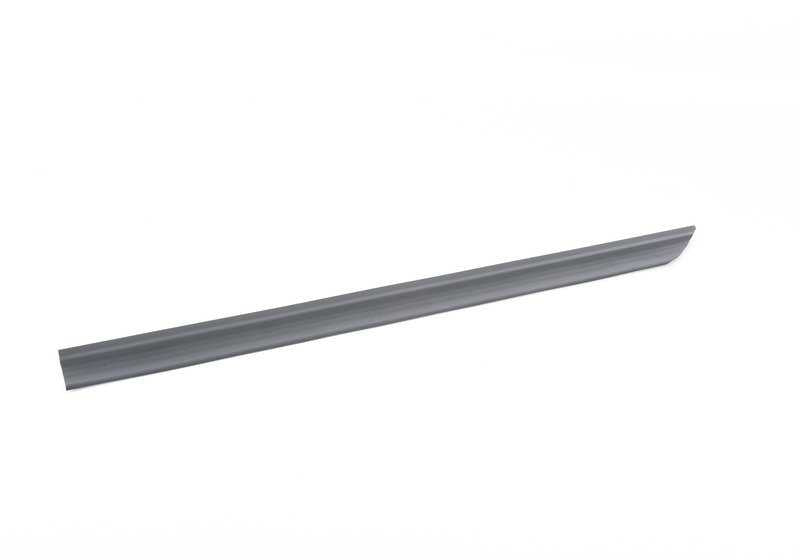 Burlete inferior de puerta derecha OEM 51703331192 para BMW X3 E83 y E83N. Original BMW.