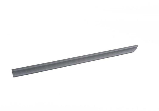 Burlete inferior de puerta derecha OEM 51703331192 para BMW X3 E83 y E83N. Original BMW.