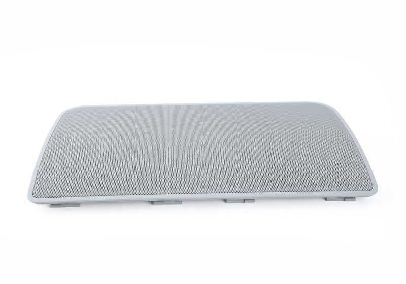 Embellecedor gris para subwoofer OEM 51438174160 para BMW Serie 7 E38 (725tds, 728i) con sistema Top Hi-Fi. Compatible con modelos de tracción trasera fabricados entre 1995 y 2001. Original BMW.