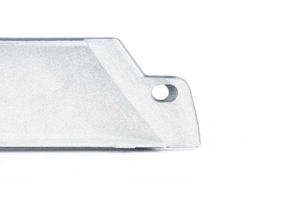 Moldura trasera imprimada derecha OEM 51127005934 para BMW E39. Original BMW.