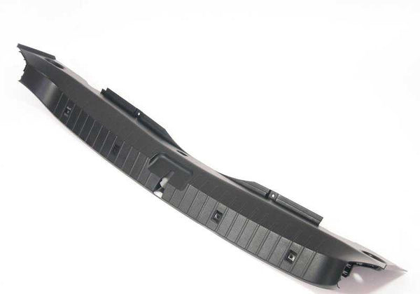 Protector de maletero OEM 51478208379 para BMW E46 (316i, 318d). Embellecedor original para borde de carga de maletero. Compatible con versiones manuales y automáticas. Original BMW.