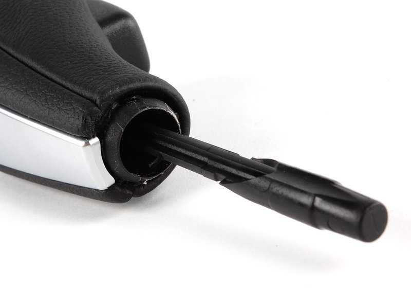 Pomo de cambio automático en piel y cromo OEM 25167570652 para BMW E81, E82, E87, E87N, E88, E90, E90N, E91, E91N, E84, E89. Original BMW.