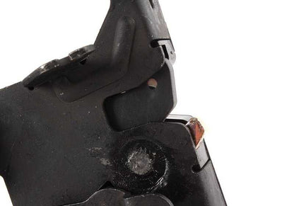 Cierre de capó delantero parte inferior izquierda para BMW Serie 7 E38 (OEM 51238164763). Original BMW