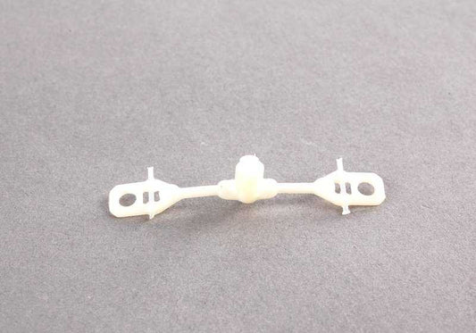 Clip de fijación OEM 51218202678 para BMW E93, E39, E65, E66. Compatible con molduras y embellecedores exteriores. Pieza original BMW. Ideal para reemplazar clips rotos o perdidos fácilmente.