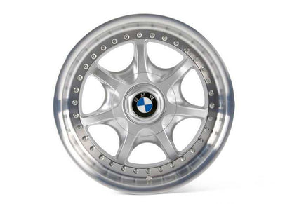 Llantas de aluminio 2 piezas estilo 7 radios OEM 36111093535 para BMW E39. Original BMW.