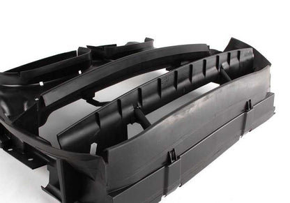 Guia aéreo frontal para BMW 3 E46 Series (OEM 51717893351). BMW original.